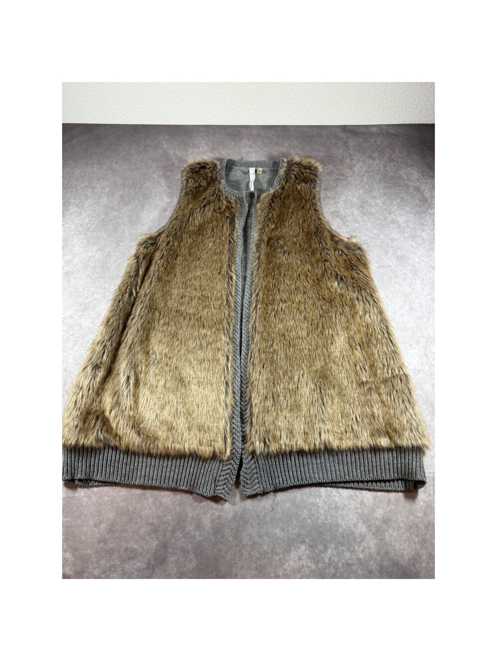 NY Collection Faux Fur Front Sweater Vest Grey Brown Knit XSVR0876 Womens Large‎
